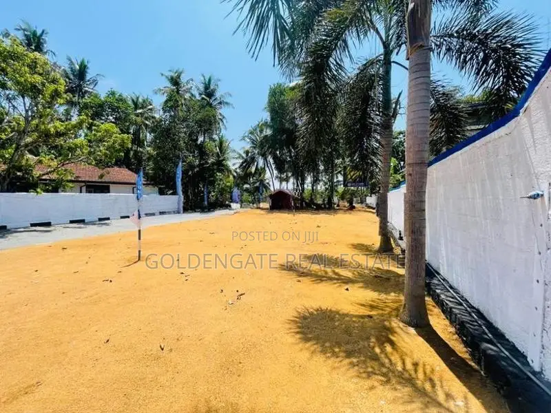 Land for Sale Near the Nigombo Rd in Mahabage