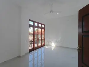 5 Bedroom House for Sale in Makandana, Piliyandala