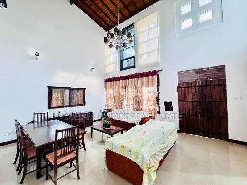 Modern Luxury House with Separate Unit for Sale – Papiliyana