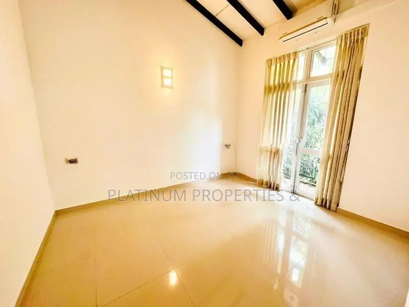 03 Bedroom Luxury Furnished Apartment For Sale In Thalawathugoda