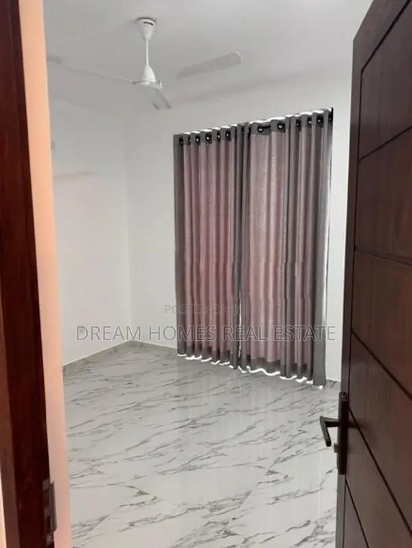 Brand New Modern 4-Bedroom House for Rent Battaramulla
