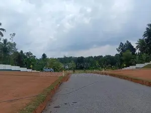 ඉඩමක් විකිණීමට Diyagama