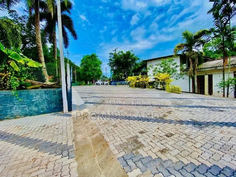 Athurugiriya Land Plots for Sale L22