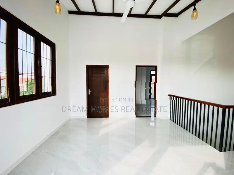 Brand New Luxury Two-Storey Family Home in Athurugiriya