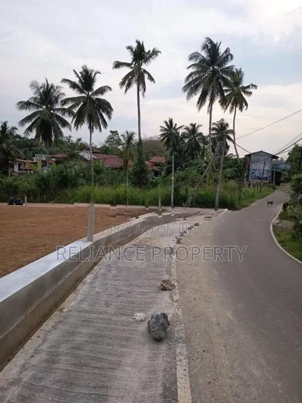 Great Location Land in Pitipana