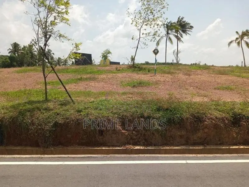 කිරිවත්තුඩුව වටිනා ඉඩමක්