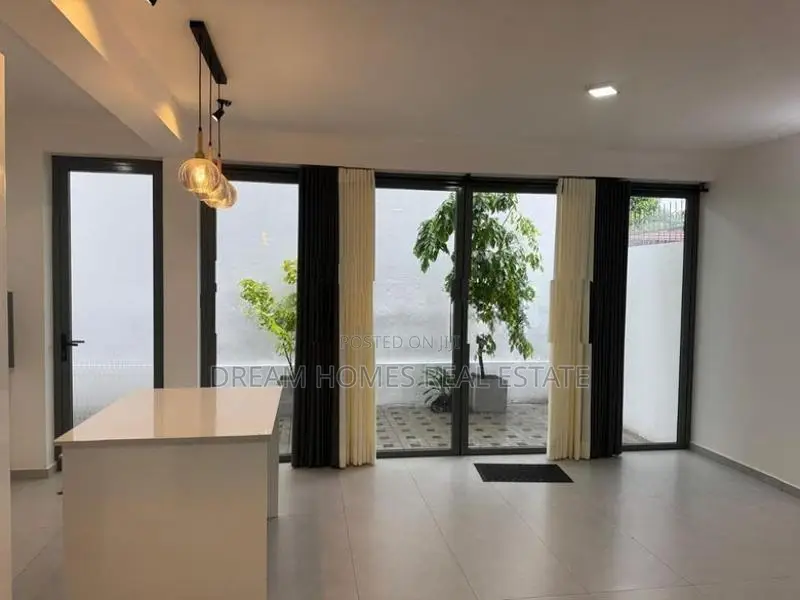 Brand New Modern 4-Bedroom House for Rent Battaramulla
