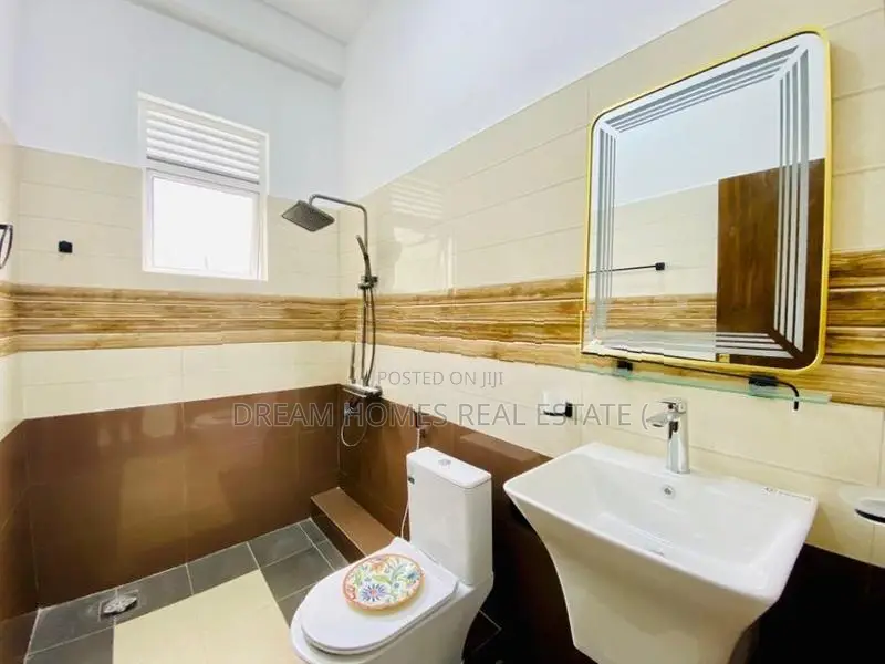 4 Bedroom House Near Athurugiriya