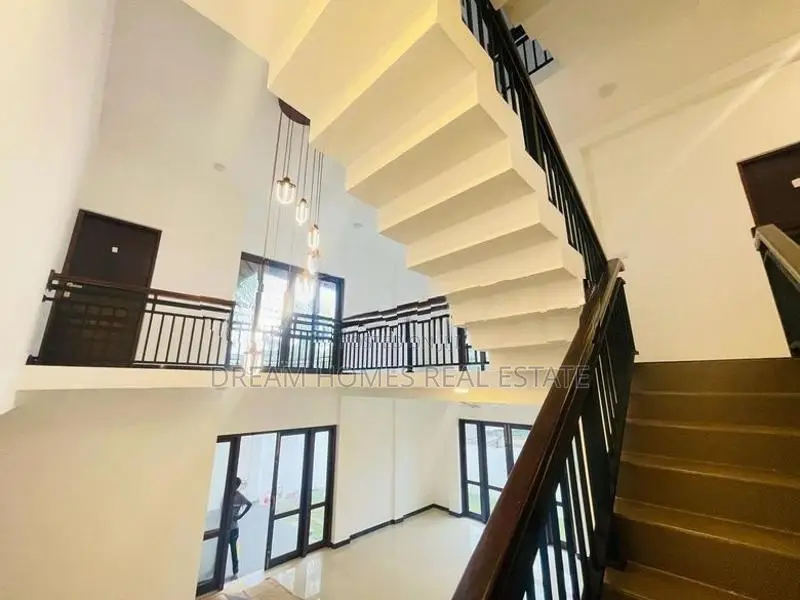 5 Bedroom Luxury Home – Mount Lavinia