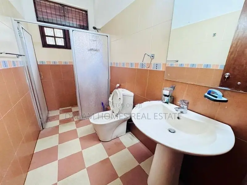 Modern Luxury House with Separate Unit for Sale – Papiliyana