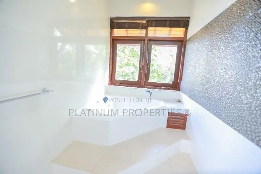 31P Super Luxury 5BR Ultra Modern House For Sale In Heart Of Nugegoda