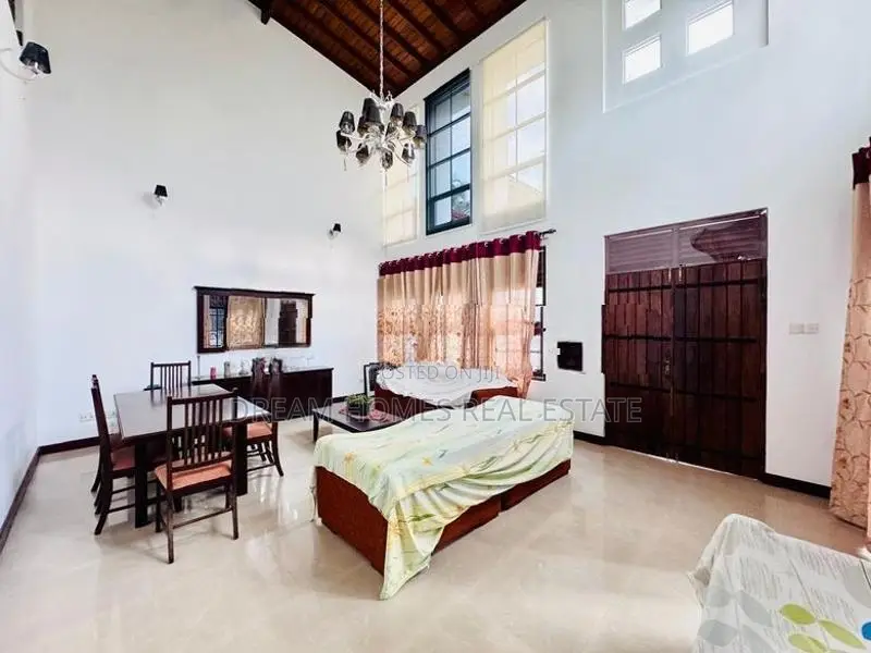 Modern Luxury House with Separate Unit for Sale – Papiliyana