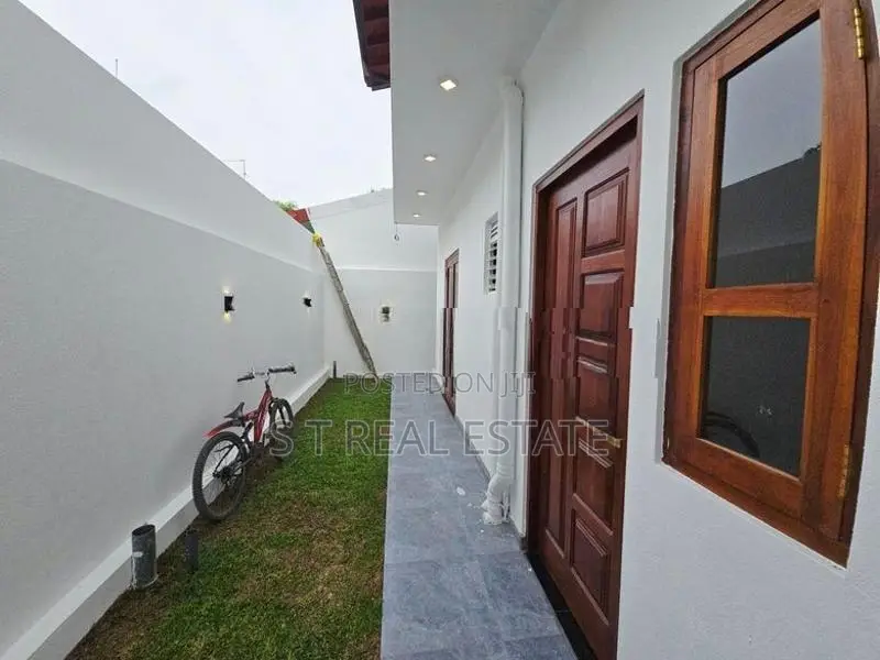 Modern Designed Luxury Two Story House For Sale In Kesbewa