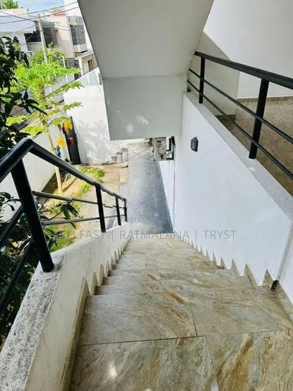 2Bed Apartment in Heart of Mount lavinia