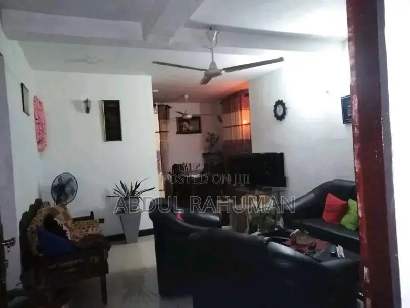 Luxurious Fully Furnished Apartment Mount Lavinia Junction