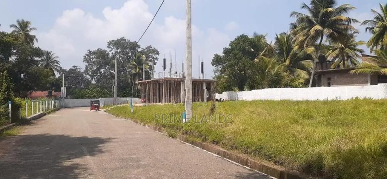 කුරුණෑගල දඹුලු පාරට මුහුණලා ඉඩමක්
