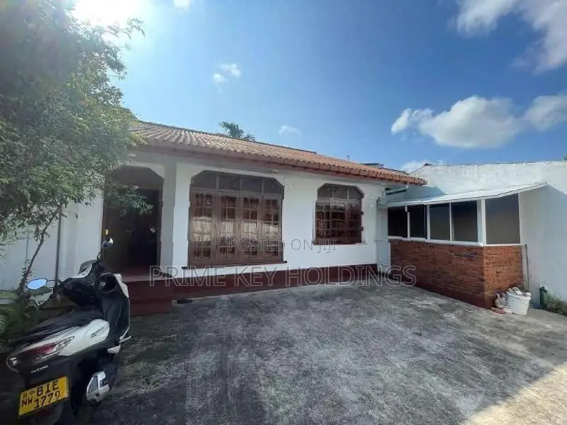 Fully Furnished Luxury Bungalow for Lease – Nugegoda [HR104]