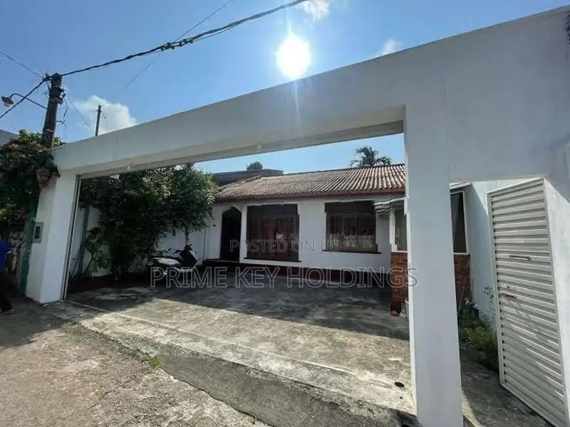 Fully Furnished Luxury Bungalow for Lease – Nugegoda [HR104]