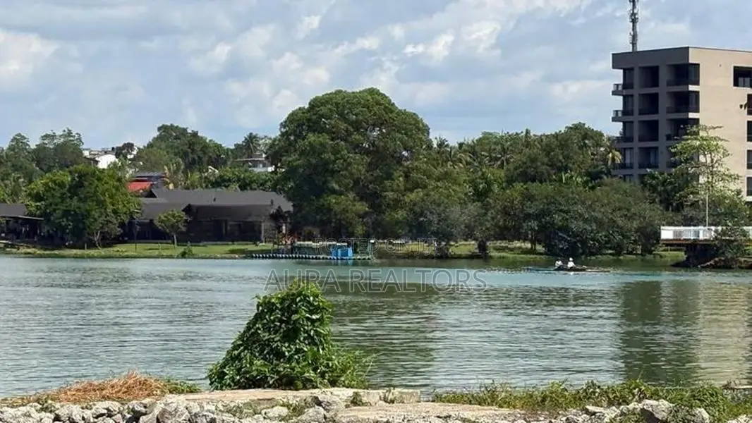 Waterfront Land for Sale in Rajagiriya (p-72)