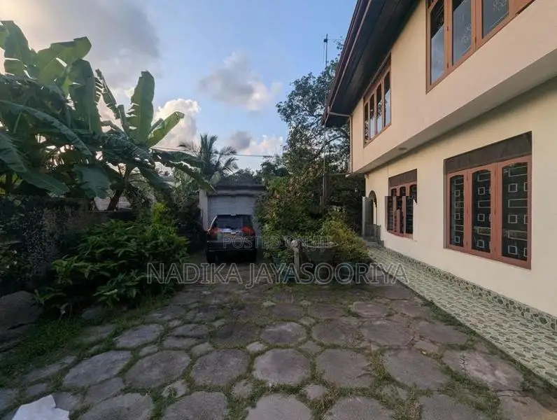 Kadawatha House for Rent