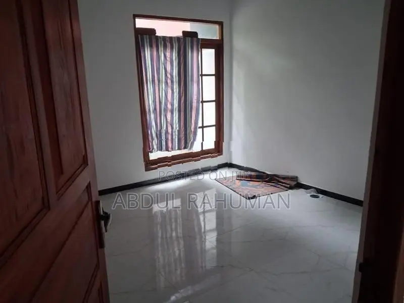 තට්ටු දෙකේ Gedara Keliyiniya Temple 9 Rooms