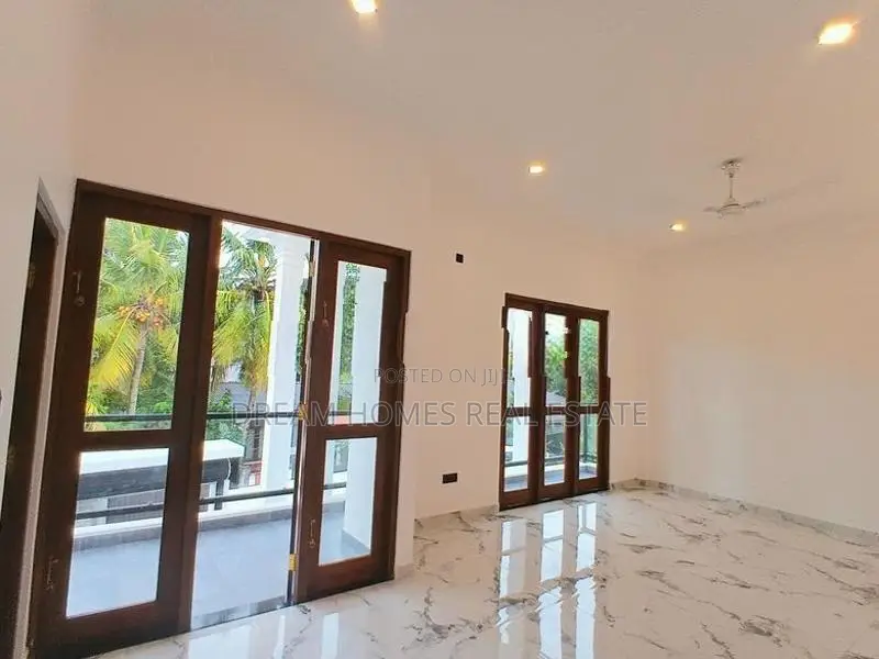 Brand New Luxury House for Sale Kesbewa
