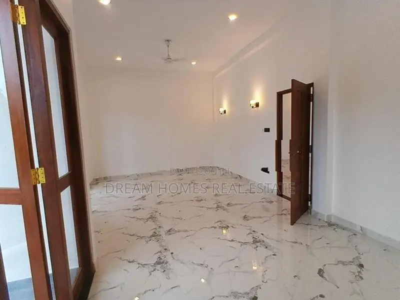 Brand New Luxury House for Sale Kesbewa