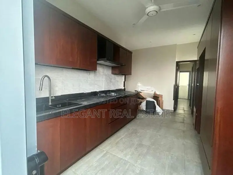 03 Bedroom Semi Furnished Apartment for Rent in Colombo (A6031)