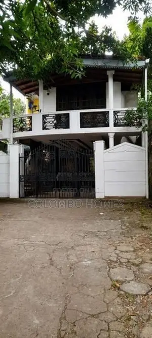 8 Perches Land with House for Sale - Bathya Mawatha , Dehiwala