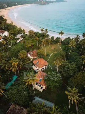 මුහුදු වෙරලට 200m දුරින් ඉඩමක්