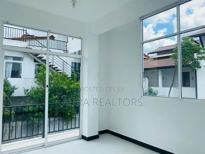 4 Bedrooms House for Rent in Battaramulla (p-181)