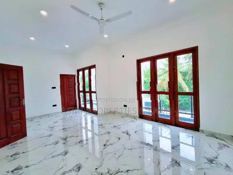 LUXURY 4 BEDROOMS NEW HOUSE FOR SALE IN PILIYANDALA KESBAWA