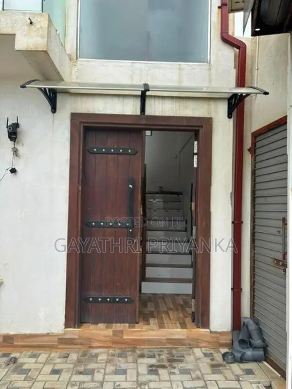 Spacious 6-Bed Commercial Building For Sale Moratuwa