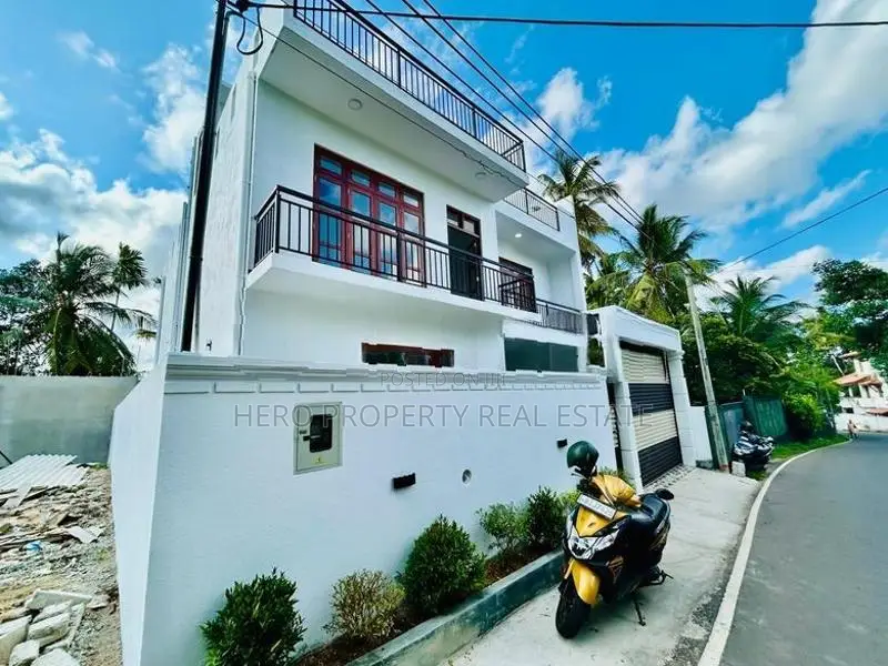 05 BEDROOMS STRATEGICALLY HOUSE FOR SALE IN PILIYANDALA