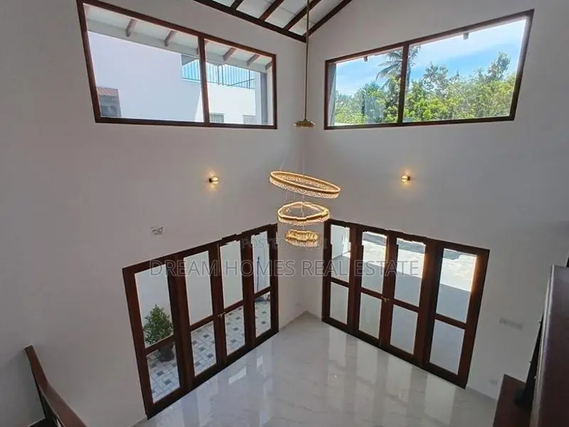 Newly Built Elegant Residence for Sale in Kesbewa