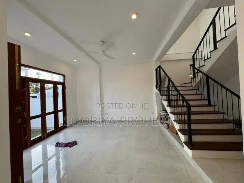 Luxury Brand New 2 Story House for Sale in Piliyandala
