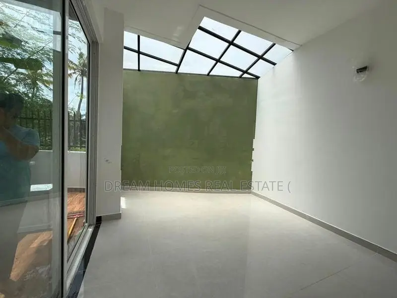 Brand-New Modern Luxury 3-Storey House for Sale – Homagama