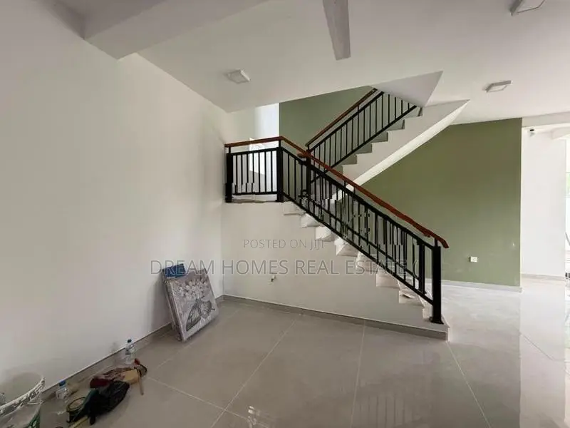 Brand-New Modern Luxury 3-Storey House for Sale – Homagama