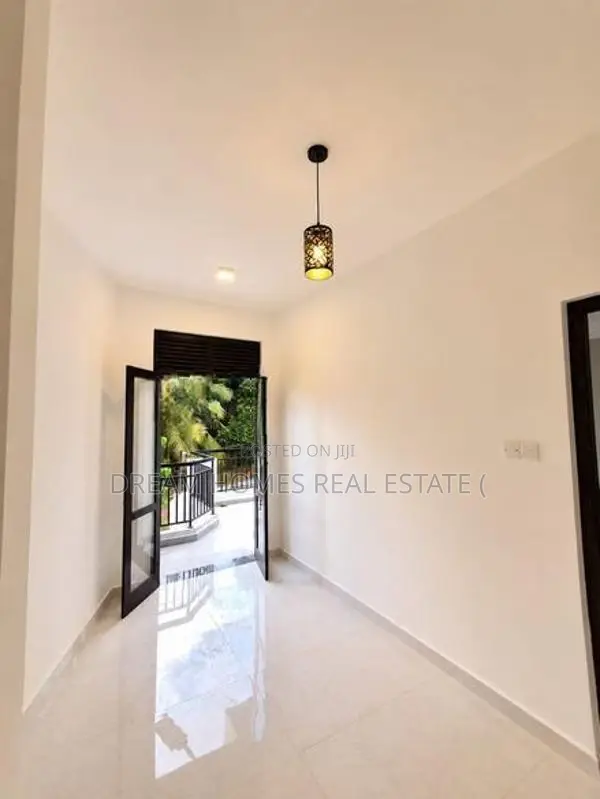 Brand-New Modern Luxury 3-Storey House for Sale – Homagama