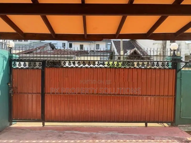 House for Rent in Kohuwala (File No 5253B )Off  Sunethradevi Road
