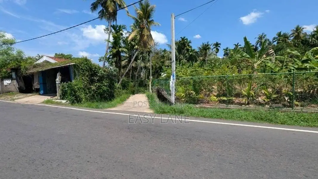 මීරිගම Town එකට පයින් යන දුරින් ඉඩමක් / SA 12038