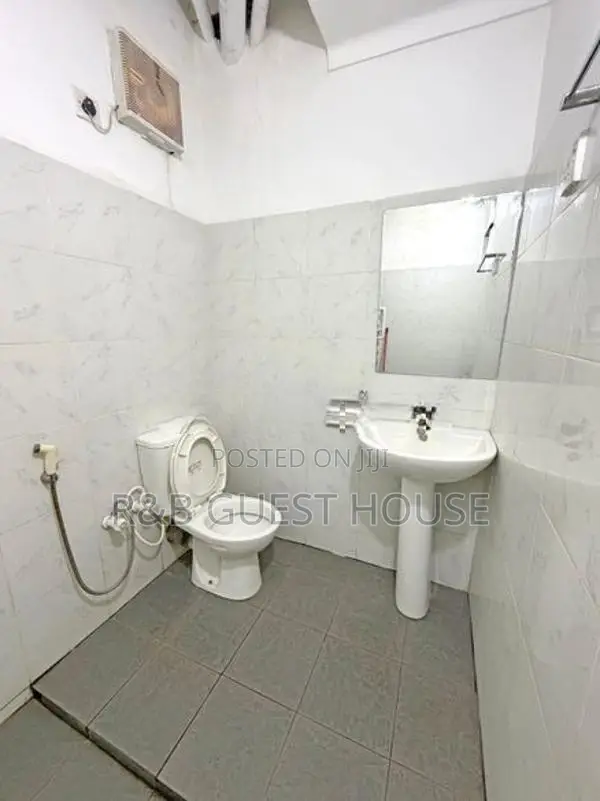 Family AC Room - R&B Guest House Jaffna