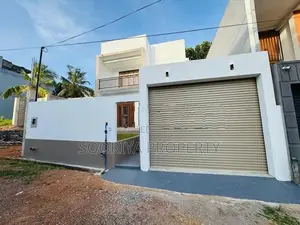 අතිනවීන සුඛෝපභෝගී දෙමහල් නිවසක් විකිණීමට - Piliyandala