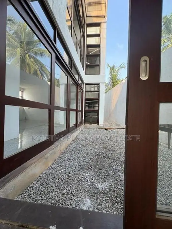 Brand New Modern 5Br House for Rent at Malabe