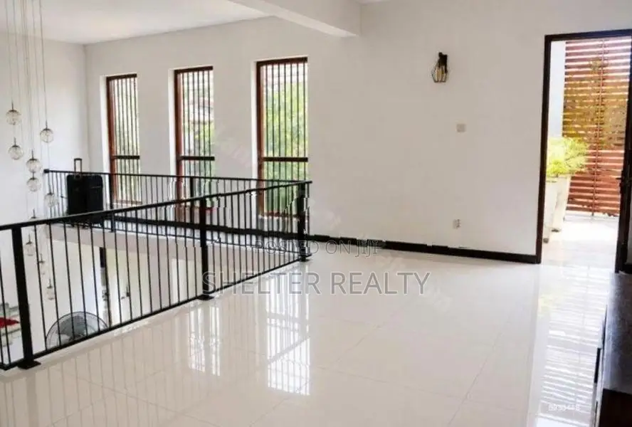 Spacious 5 Bedroom house for rent in Mulleriyawa