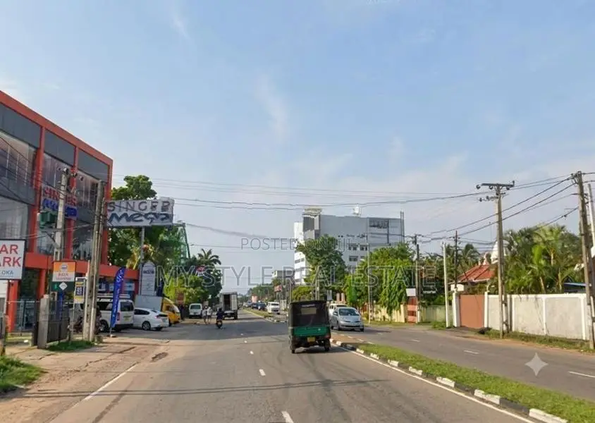 Negombo Commercial Property for Lease (Near Nawaloka Hospital )