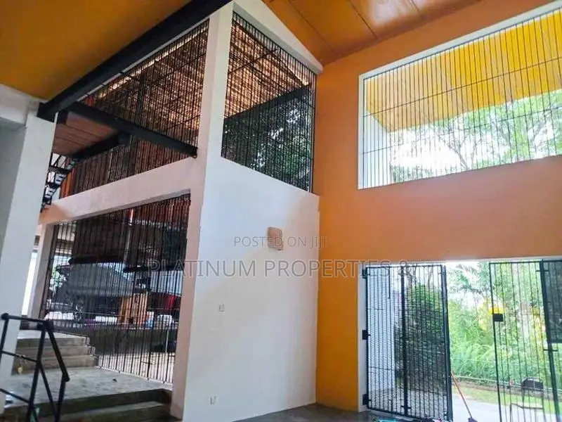 Super Spacious Luxury 2-Story House For Sale In Thalawathugoda Hokanda
