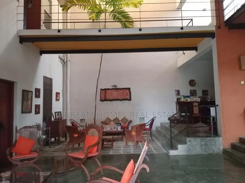 Luxury Two-Storey Family House for Sale – Thalawathugoda