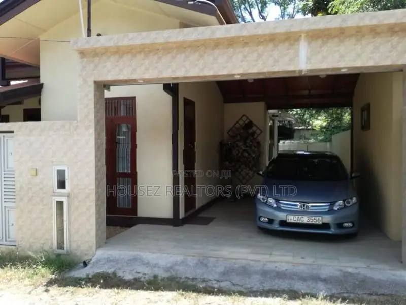 Modern 3-Bedroom House for Sale – Malabe