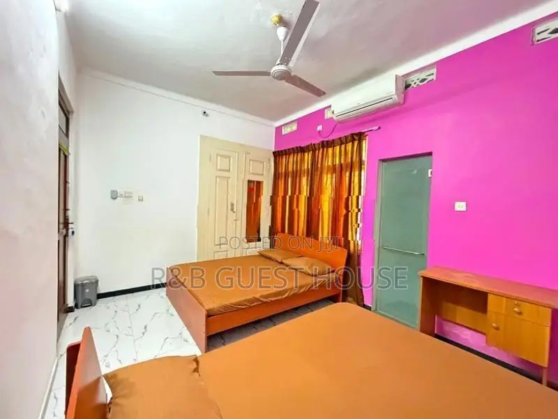 Family AC Room - R&B Guest House Jaffna